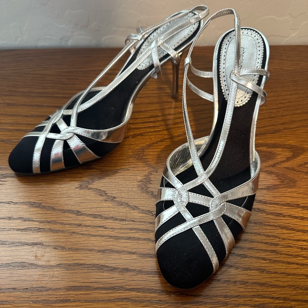 Roberto Cavalli Silver and Black Strappy Slingback Heels size 8 (EU39)